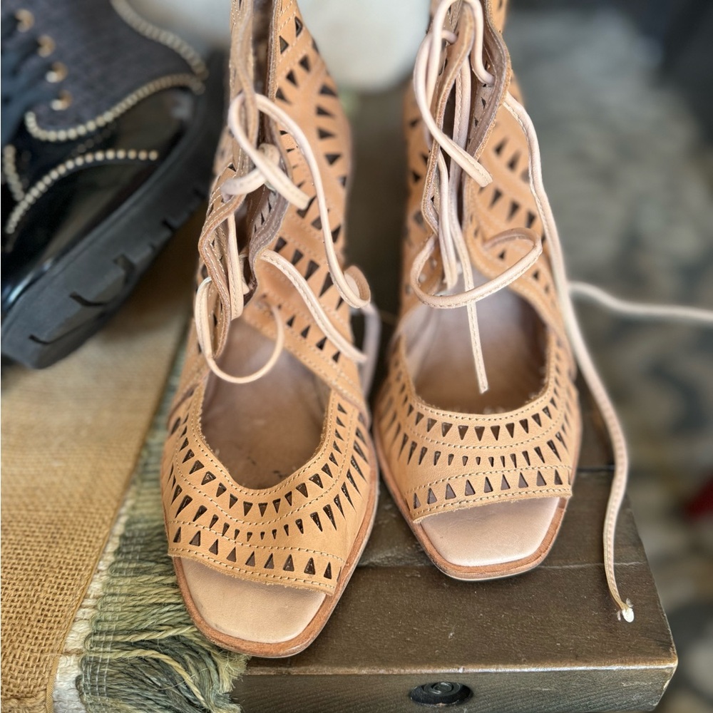 SHOES BUNDLE SIZE 5.5-6 booties & wedges small size shoes - Picture 13 of 15